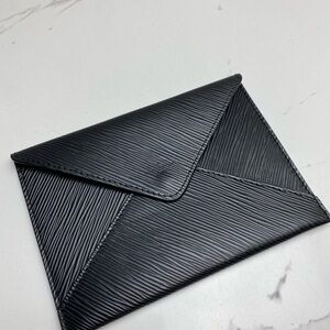 authentic💯Louis Vuitton epi envelop pouch